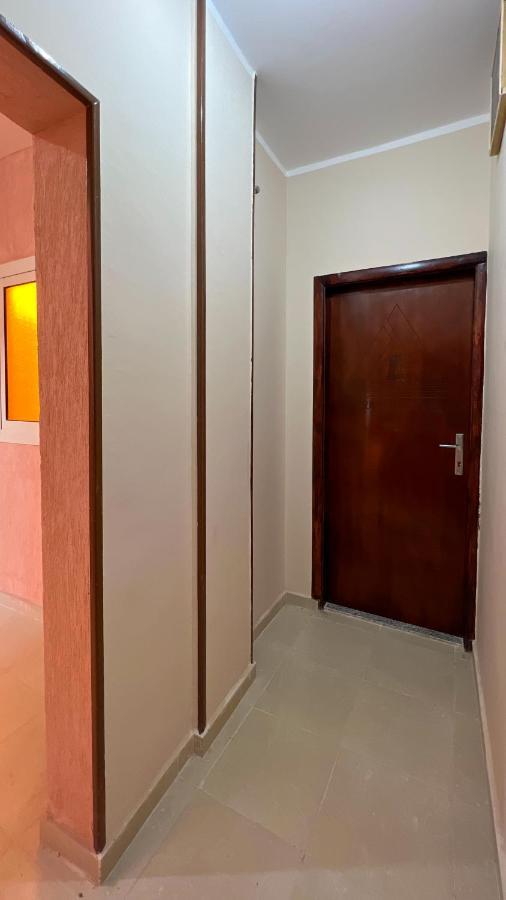 Pyramids Road Guest House Cozy Rooms And Rooftop Breakfast With The Pyramids View Nazlet el-Sisi Екстер'єр фото