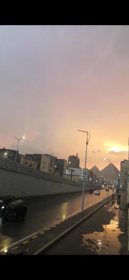 Pyramids Road Guest House Cozy Rooms And Rooftop Breakfast With The Pyramids View Nazlet el-Sisi Екстер'єр фото