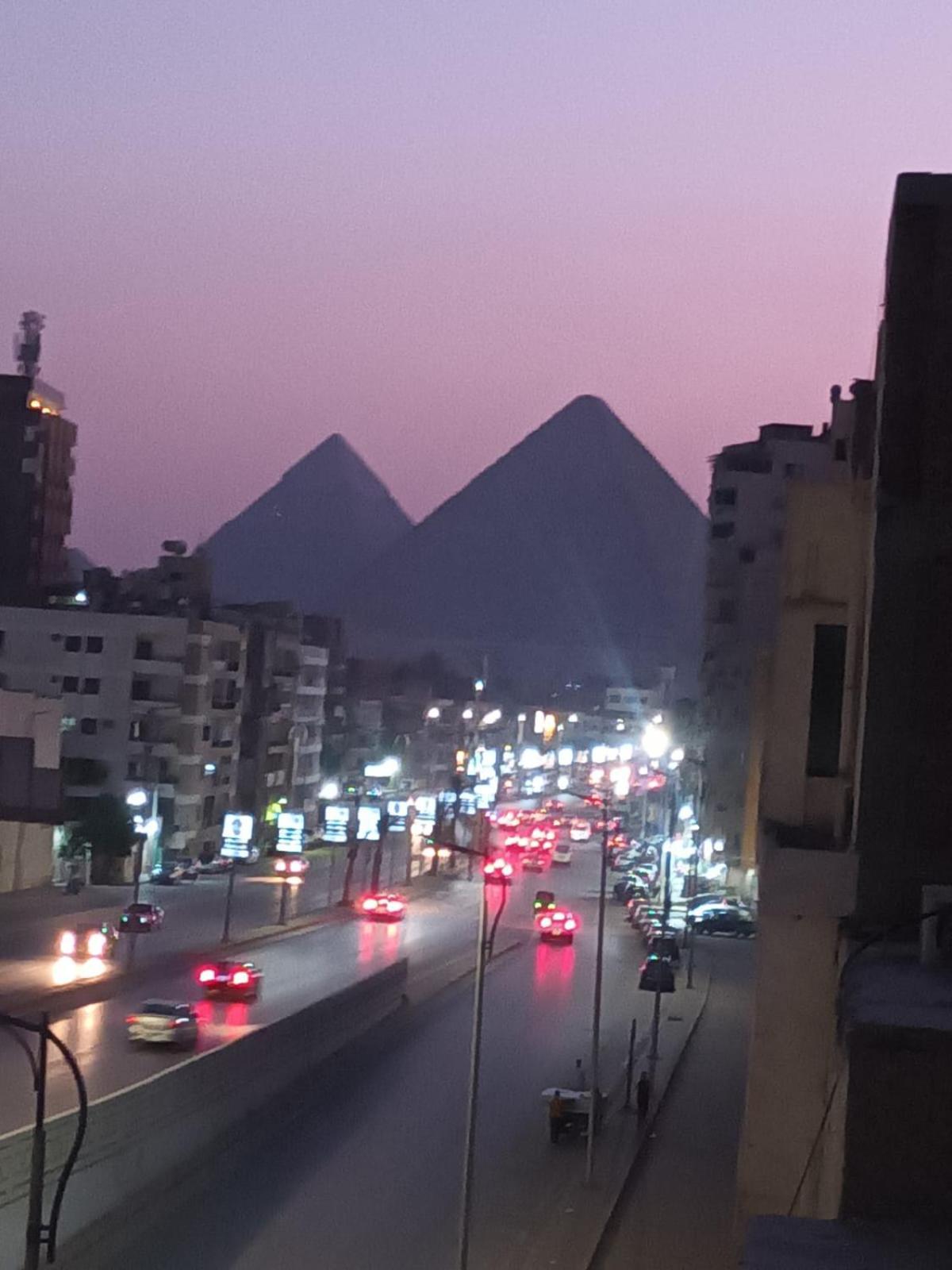 Pyramids Road Guest House Cozy Rooms And Rooftop Breakfast With The Pyramids View Nazlet el-Sisi Екстер'єр фото
