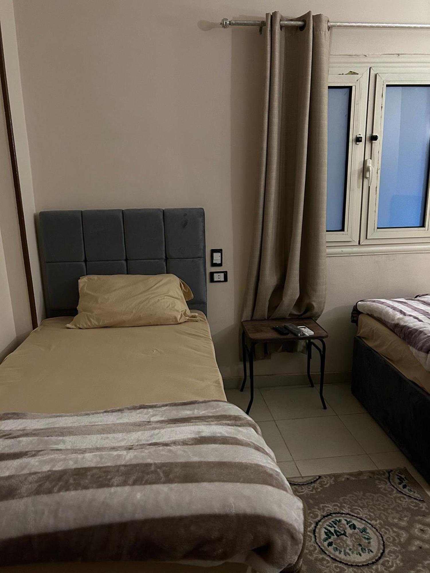 Pyramids Road Guest House Cozy Rooms And Rooftop Breakfast With The Pyramids View Nazlet el-Sisi Екстер'єр фото